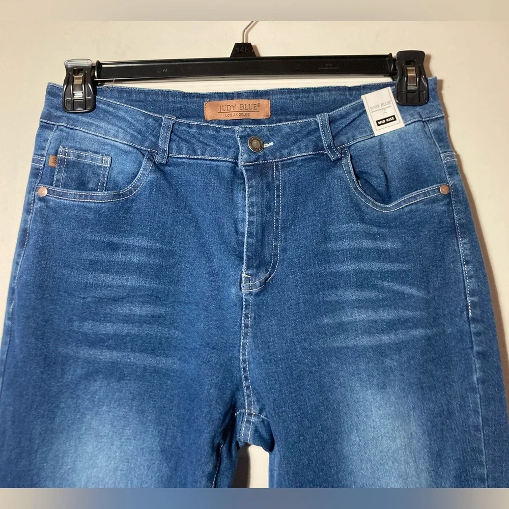 NWT Judy Blue Mid-Rise Blue Jeans  Zipper/Button Size Large 11/13